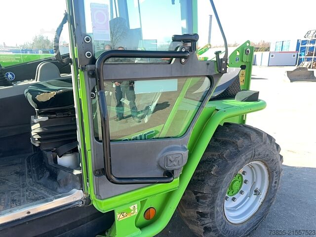 Τηλεσκοπικός χειριστής Merlo P38.13