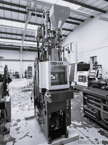 Machine de moulage par injection Boy 22AVV