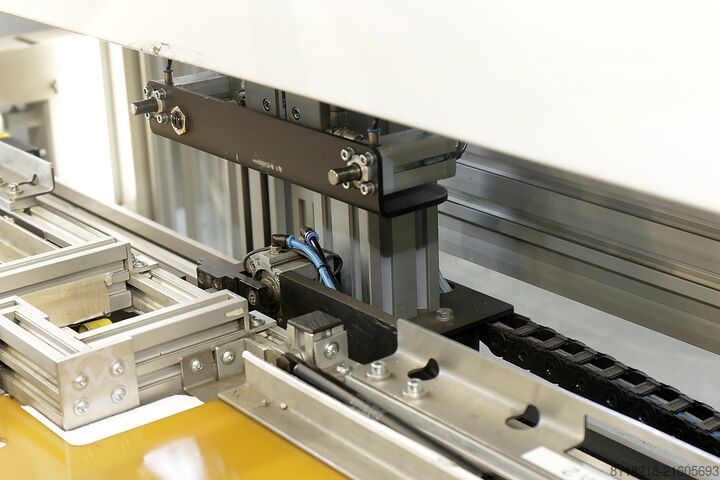 CNC rotaciona glava šivaće mašine PFAFF-KSL KSL110 - CNC-Drehkopf Nähanlage 2500x800
