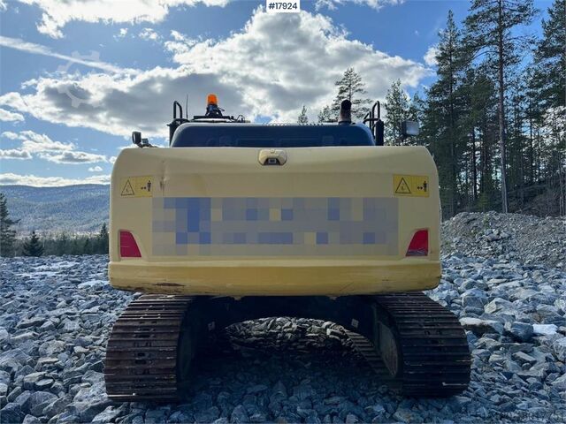 Raupenbagger Komatsu PC240LC-10 crawler excavator w/ sanding bucket and
