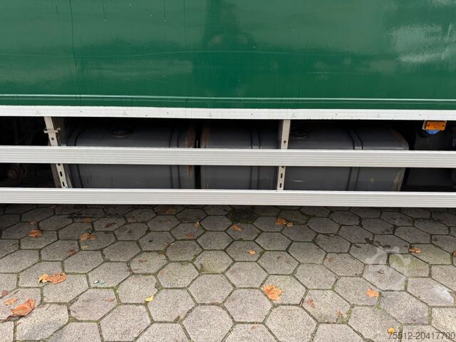 Suitcase Volvo FL 240 / 6 Cylinder / 18 Tons / Manual / Tail L...