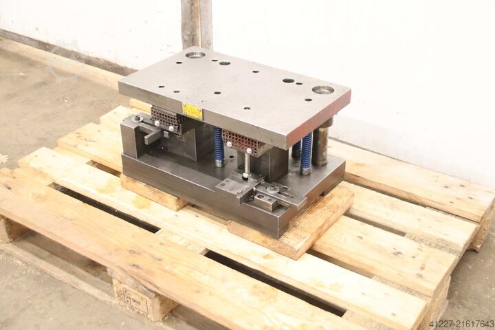 2-zuilen stansgereedschap unbekannt 535/350/H267 mm  Hub 12 mm