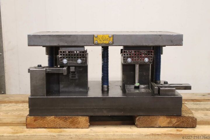 2-zuilen stansgereedschap unbekannt 535/350/H267 mm  Hub 12 mm