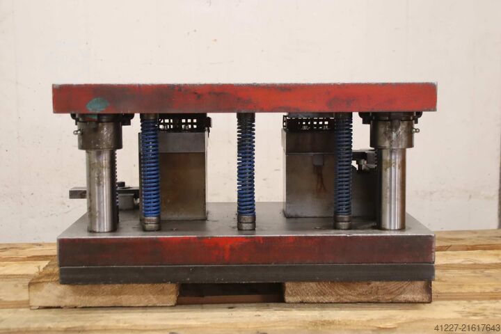 2-zuilen stansgereedschap unbekannt 535/350/H267 mm  Hub 12 mm