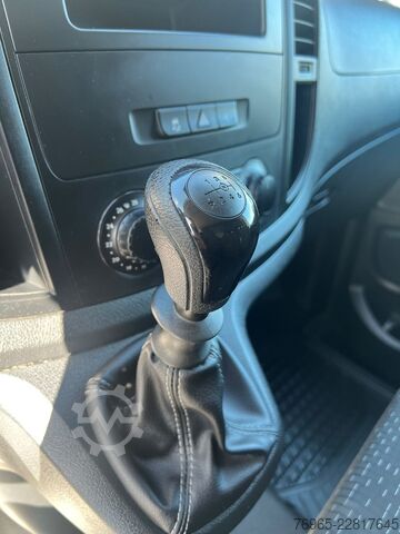 Furgone MERCEDES-BENZ Vito 110 LANG 6G KLIMA TEMPOMAT 3-SITZE SCHRÄNKE