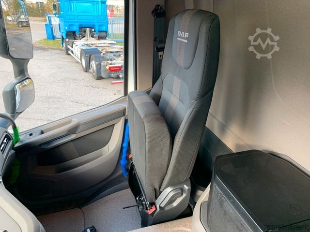 Drankentruck DAF FA XD 370 zikun Swing-Board-Aufbau