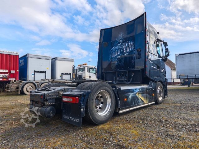 Standard tractor unit RENAULT T520 High Edition Show Truck Vollausstatt.