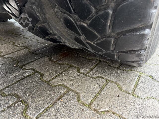 Heavy-duty truck Mercedes-Benz Arocs 2642 LS 6X4