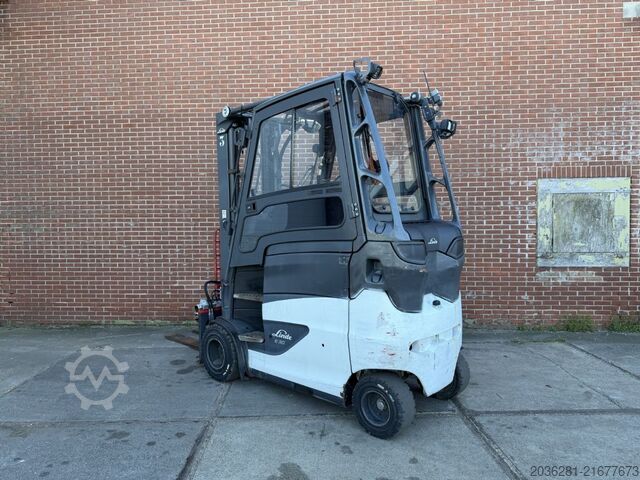 Carrello elevatore elettrico a 4 ruote Linde E30HL-01/600