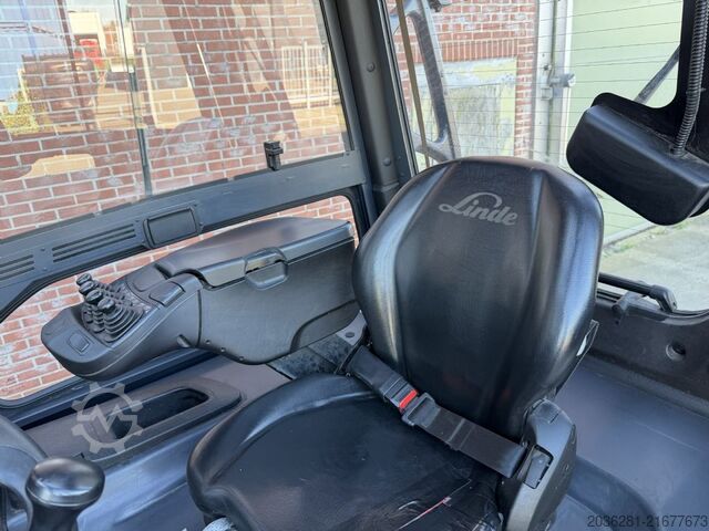 Carrello elevatore elettrico a 4 ruote Linde E30HL-01/600