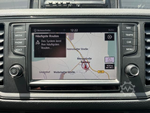 Minibus VOLKSWAGEN CRAFTER 2.0TDI 8 SITZER TEMP. KLIMA AHK 1.HAND