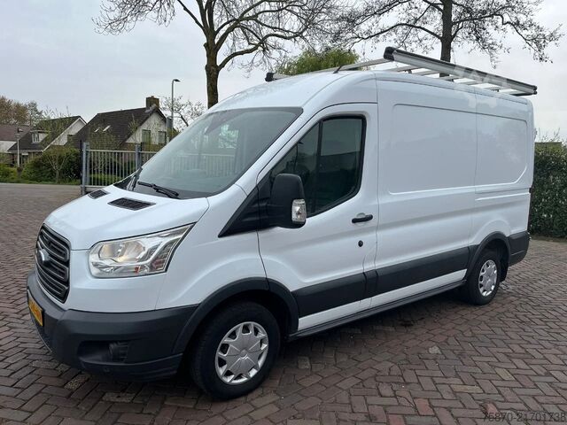 Varebil med dobbeltkabine Ford Transit FCD