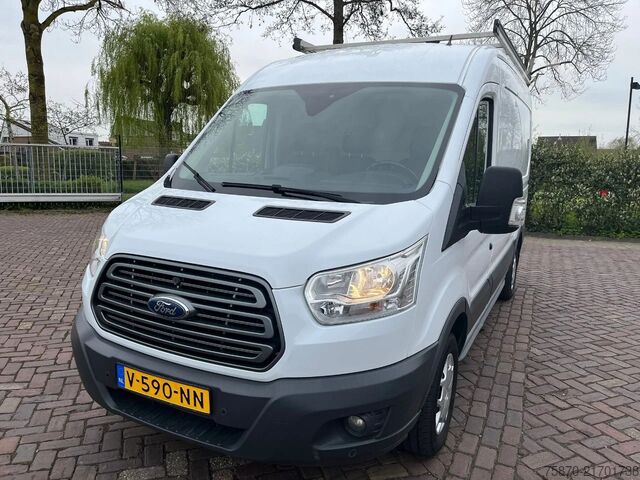 Varebil med dobbeltkabine Ford Transit FCD
