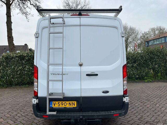 Varebil med dobbeltkabine Ford Transit FCD