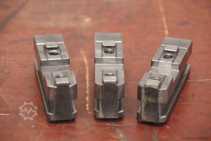 Değiştirilebilir çeneler Taban çeneleri Forkardt Breite 22 mm schrägverzahnt