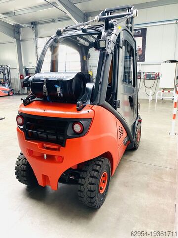 Treibgasstapler Linde H 25 T-02 EVO Triplex Kabine STVO ZVG