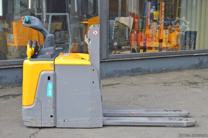 Stohovač palet Jungheinrich ERD 220