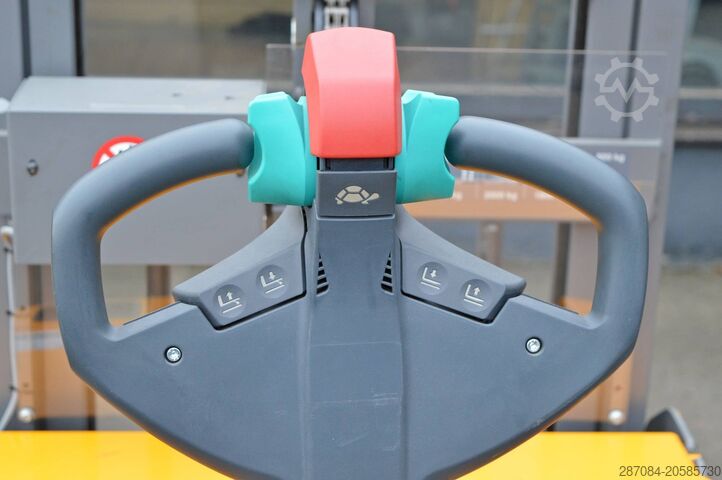 Pall staplare Jungheinrich EJD 118