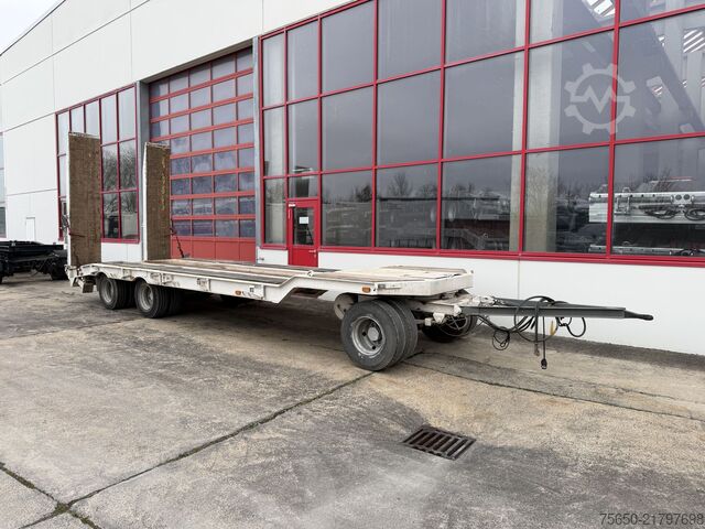 Naczepa niskopodwoziowa Müller Mitteltal T3  3 Achs Tiefladeranhänger