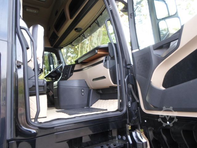 Standard tractor unit MERCEDES-BENZ 1848 LS/ BIG SPACE