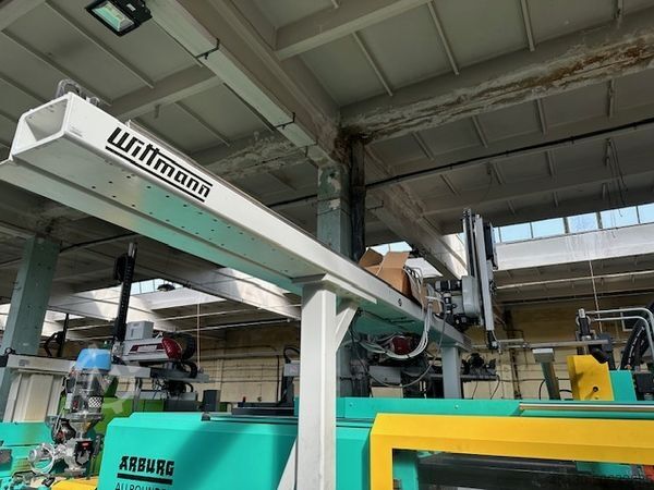 Fröccsöntőgép Arburg 570S 2200-290/100/100