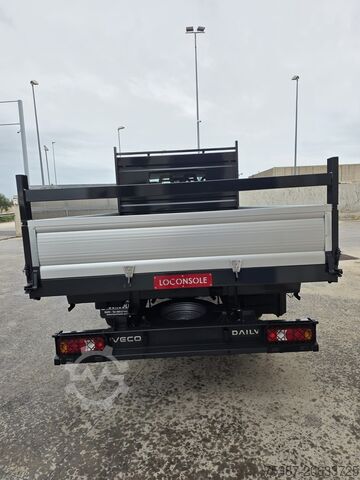 Volquete trilateral Iveco Daily 35