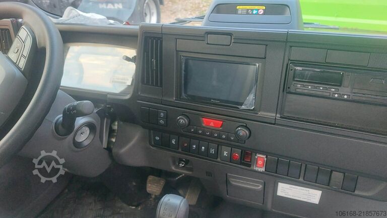 Nosic kontejnerů Telehoist Isuzu M30H 150 PS Abrollkipper