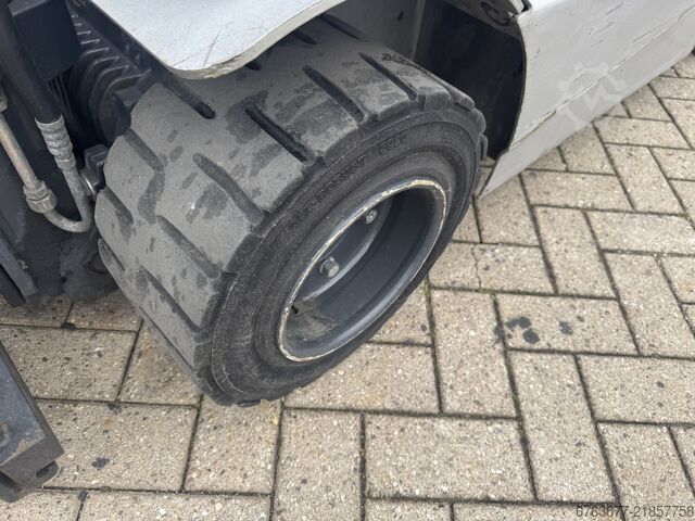 Still RX 70-18 Triplo 470 volný zdvih / boční posuv / 4. funkce LPG 2009 STILL RX 70-18 Triplo 470 Freelift / Sideshift / 4e Functie LPG 2009