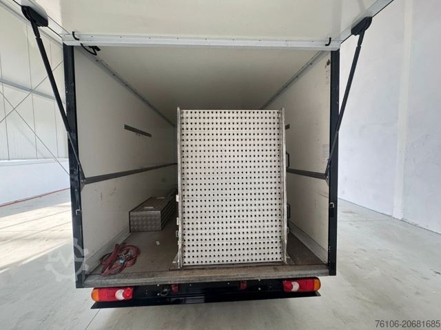 Vrachtwagen met bakwagen RENAULT Master Tiefrahmenkoffer mit Rampe *Kamera*