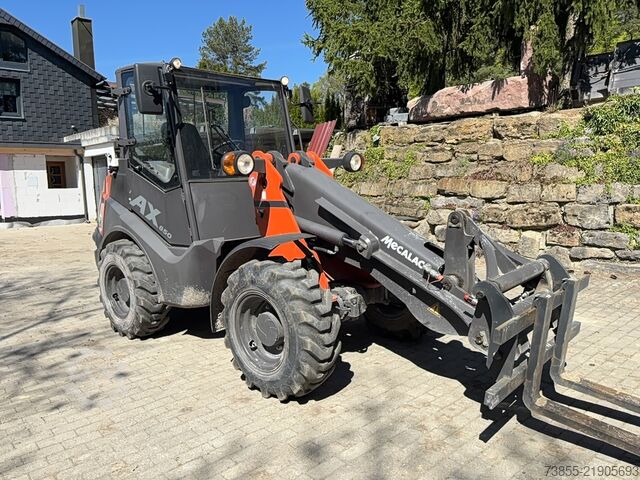 Lader Mecalac Ax 850 with forks and loader-bucket