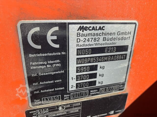Lader Mecalac Ax 850 with forks and loader-bucket