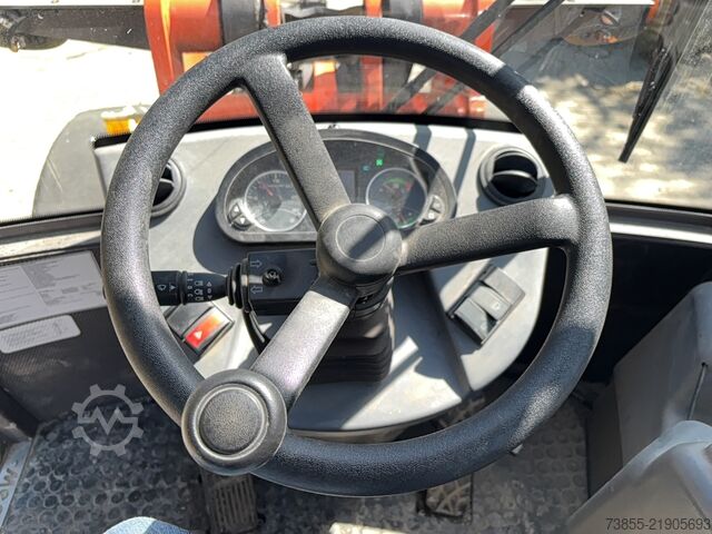 Lader Mecalac Ax 850 with forks and loader-bucket