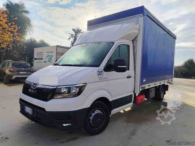 Furgone centinato MAN TGE 3. 180