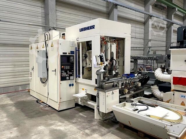 Tvarovač ozubených kol LIEBHERR LS 122