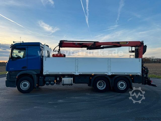 Plattewagen met zeil MERCEDES-BENZ Actros 2545 MP5 6x2 Palfinger 23.001 Tec3