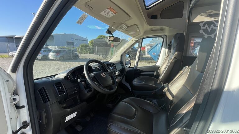 Halvintegreret autocamper Fiat Ducato Carasuite 650 MF | 5 Posti Letto | Semintegrato