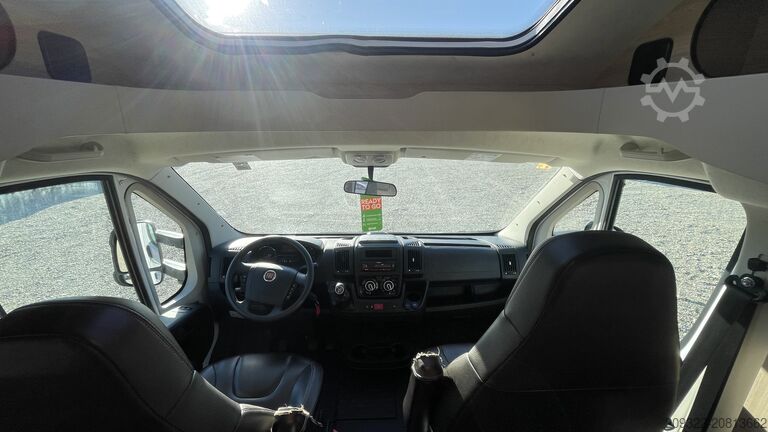 Halvintegreret autocamper Fiat Ducato Carasuite 650 MF | 5 Posti Letto | Semintegrato