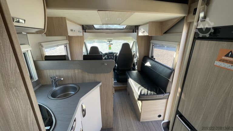 Halvintegreret autocamper Fiat Ducato Carasuite 650 MF | 5 Posti Letto | Semintegrato