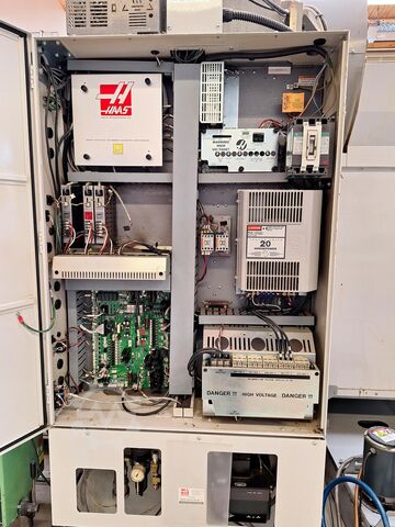 Vertikalt bearbetningscenter Haas VF-4 DHE