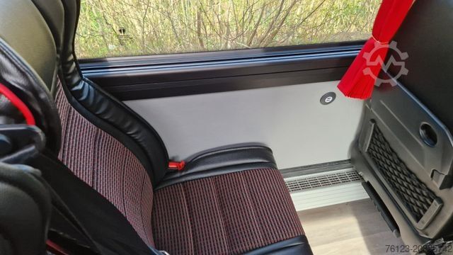 Minibús MERCEDES-BENZ Sprinter 519 29 SchlafsesselVorlauffahrzeug