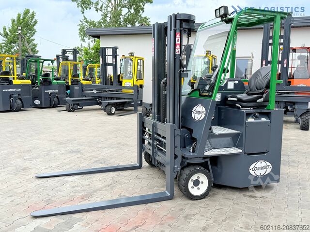Dört yollu forklift Combilift CB3000 / TRIPLEX 4900MM / FREE LIFT