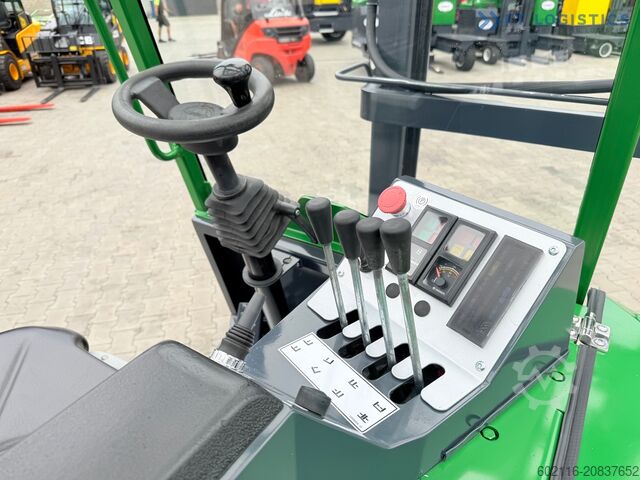 Dört yollu forklift Combilift CB3000 / TRIPLEX 4900MM / FREE LIFT