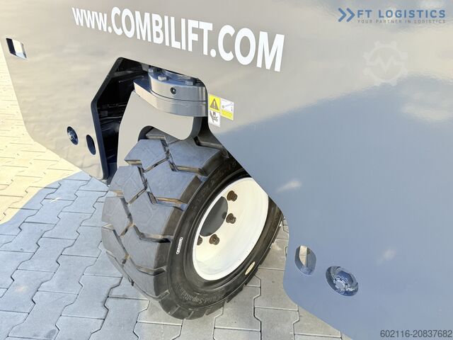 Carretilla retráctil de 4 vías Combilift C5000XL GAS TRIPLEX 6000 EXTENDABLE FORK