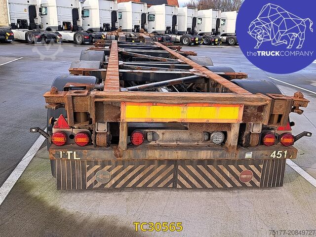 Container transportation Vanhool 