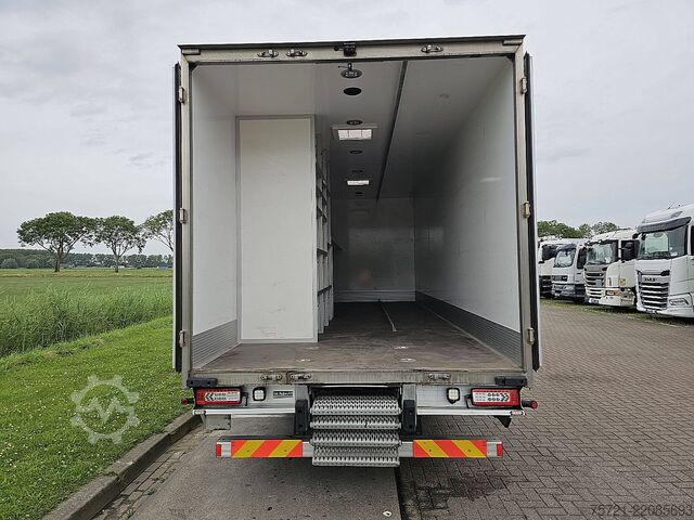 Gesloten bak VOLVO FL 250.12 6 CYL. AIRCO