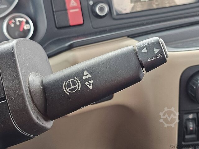 Sistema de brazo de pórtico M.A.N. 26.460 TGS MEILLER AK 16 NT