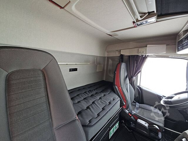 Estándar-SZM VOLVO FH 500 6X2 STEERED PTO+HYDR