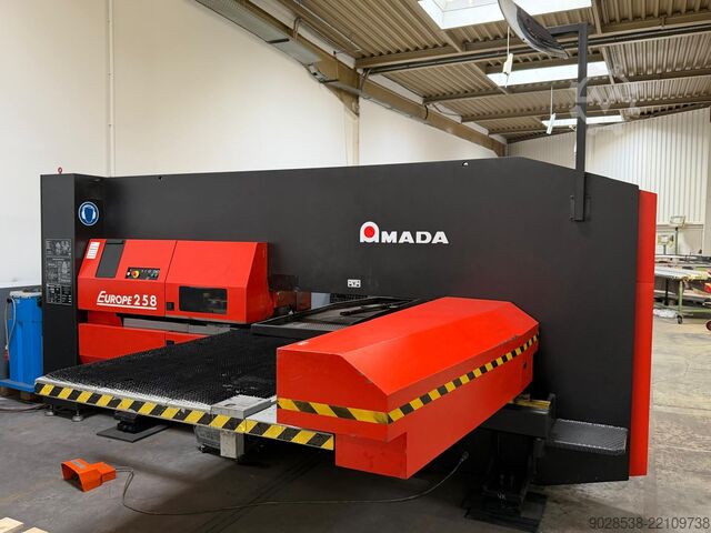 Delme ve bükme makinesi Amada EUROPE 258