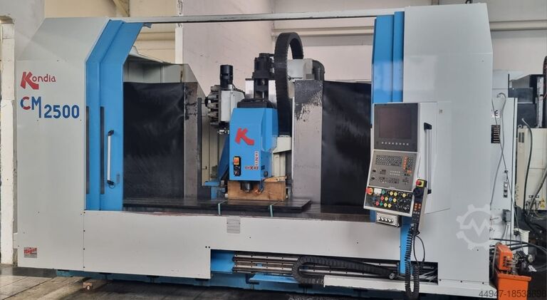Centro de mecanizado CNC KONDIA CM 2500
