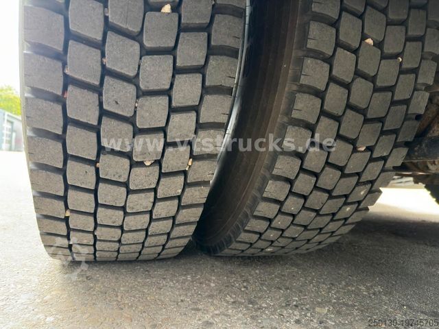 Flatbed truck MAN TGX 26.440 6x2 Pritsche Liftachse EURO 5